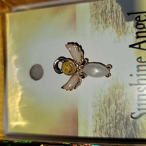 Sunshine Angel Pin with Gift Box - Picture 2 of 6